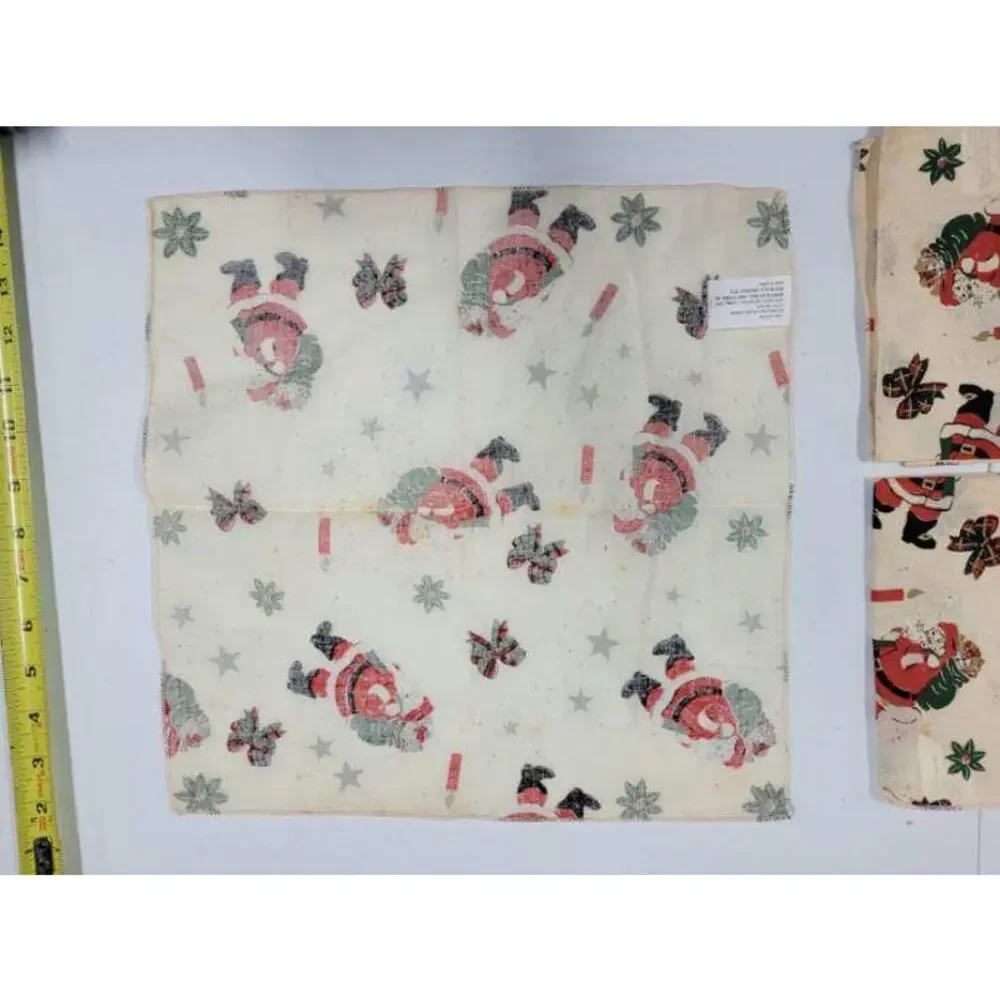 Set of 3 Vintage Santa Christmas holiday cloth napkins
